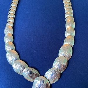 Silver disk necklace